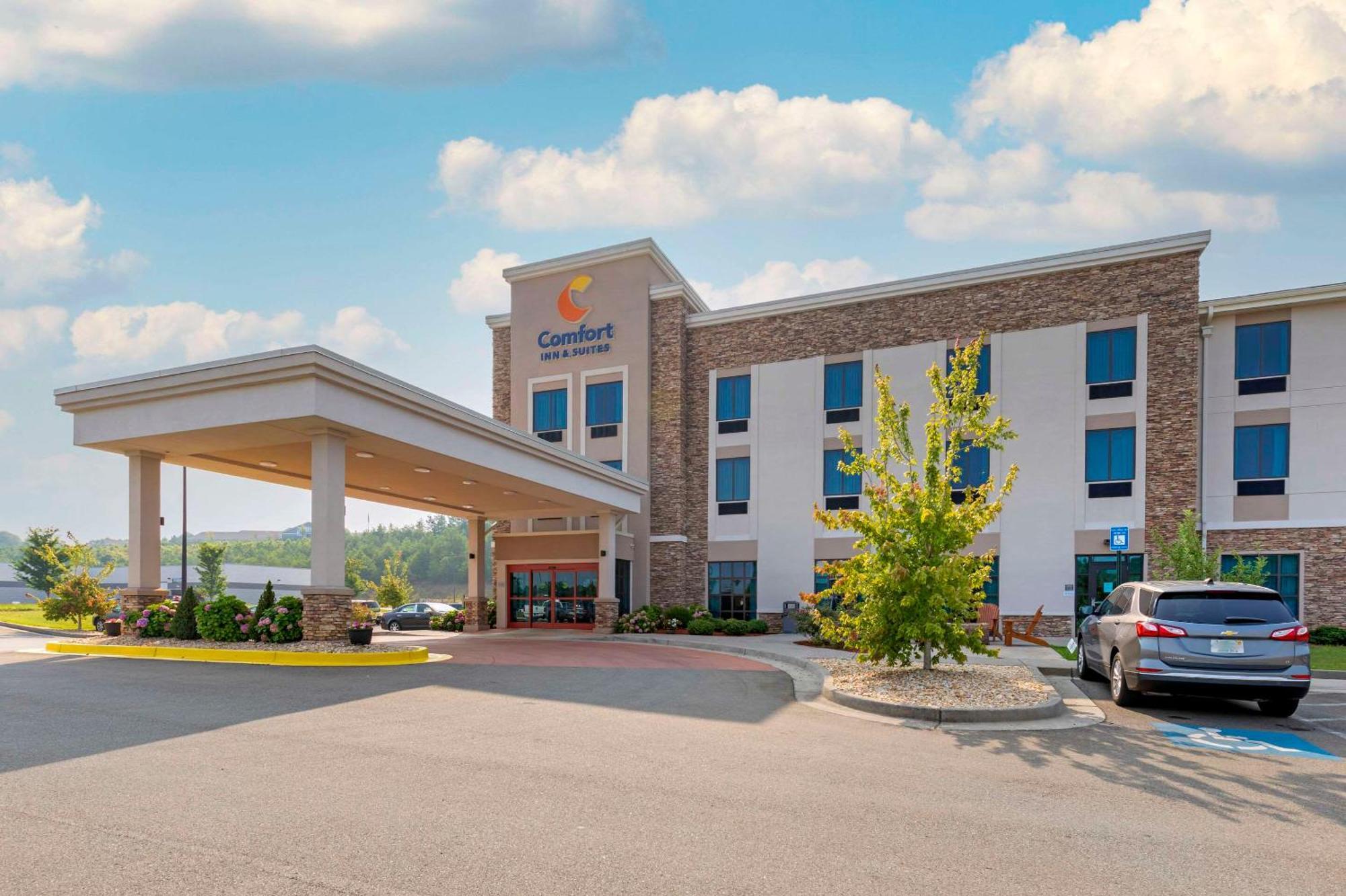 Comfort Inn & Suites East Эллиджей Экстерьер фото