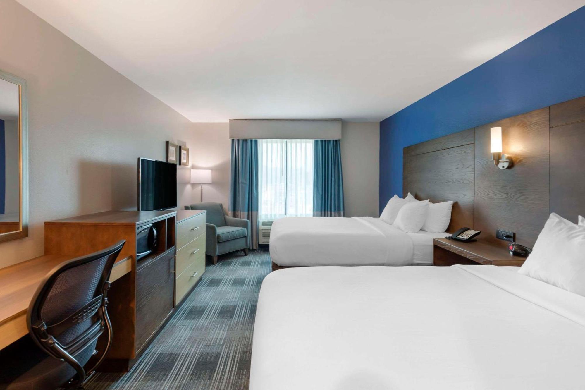 Comfort Inn & Suites East Эллиджей Экстерьер фото