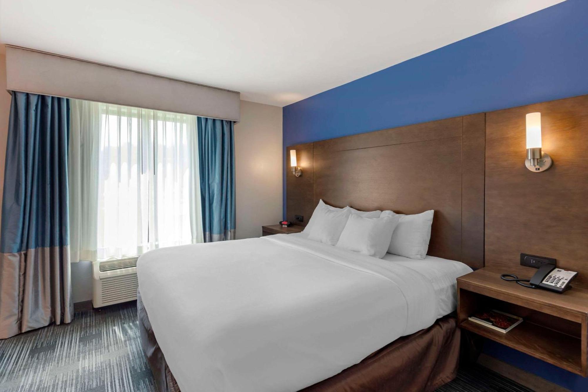 Comfort Inn & Suites East Эллиджей Экстерьер фото
