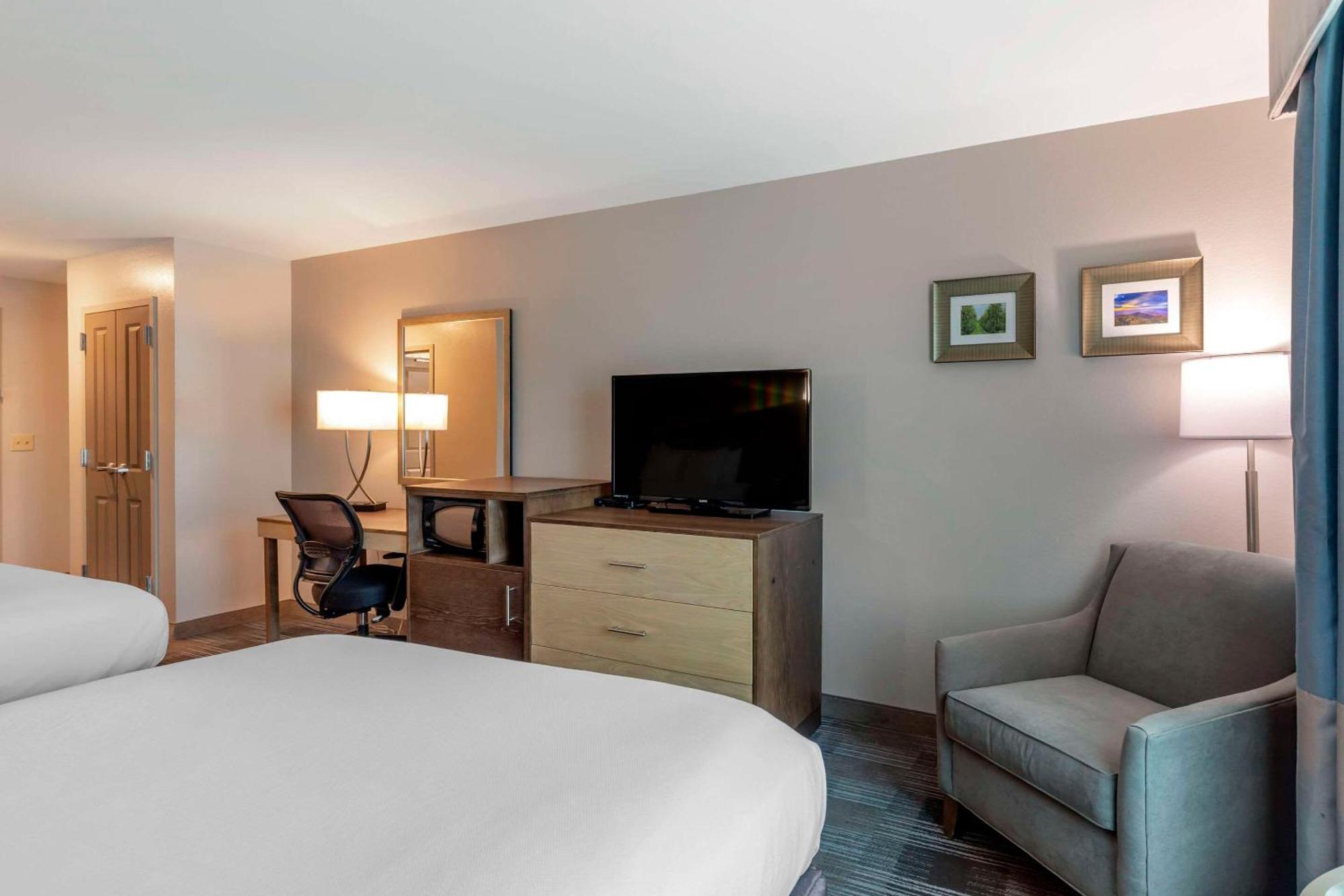 Comfort Inn & Suites East Эллиджей Экстерьер фото