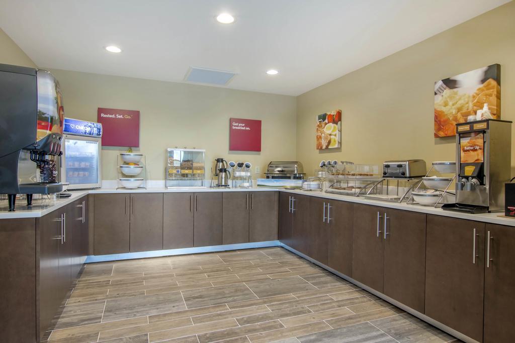 Comfort Inn & Suites East Эллиджей Экстерьер фото