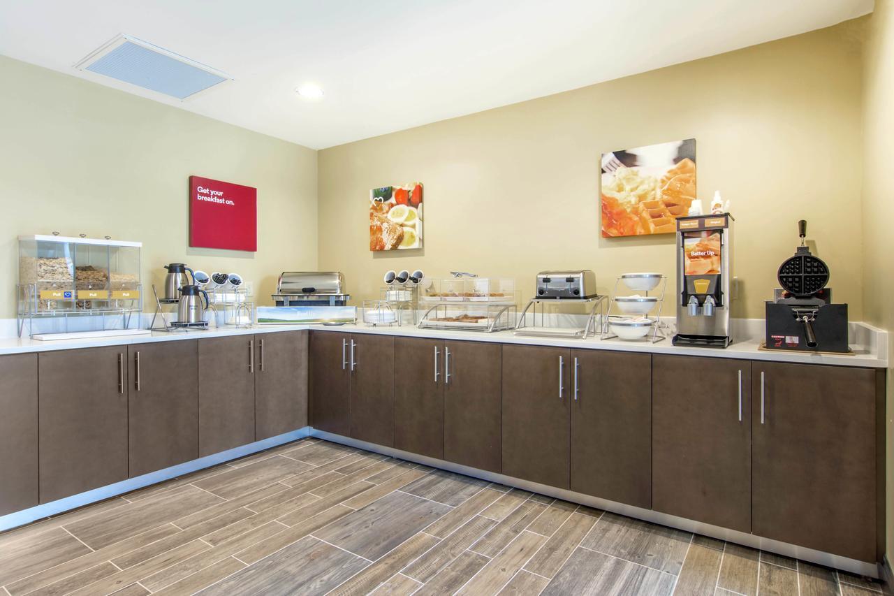 Comfort Inn & Suites East Эллиджей Экстерьер фото