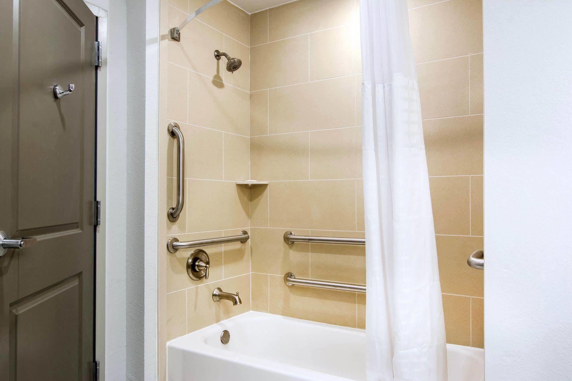 Comfort Inn & Suites East Эллиджей Экстерьер фото