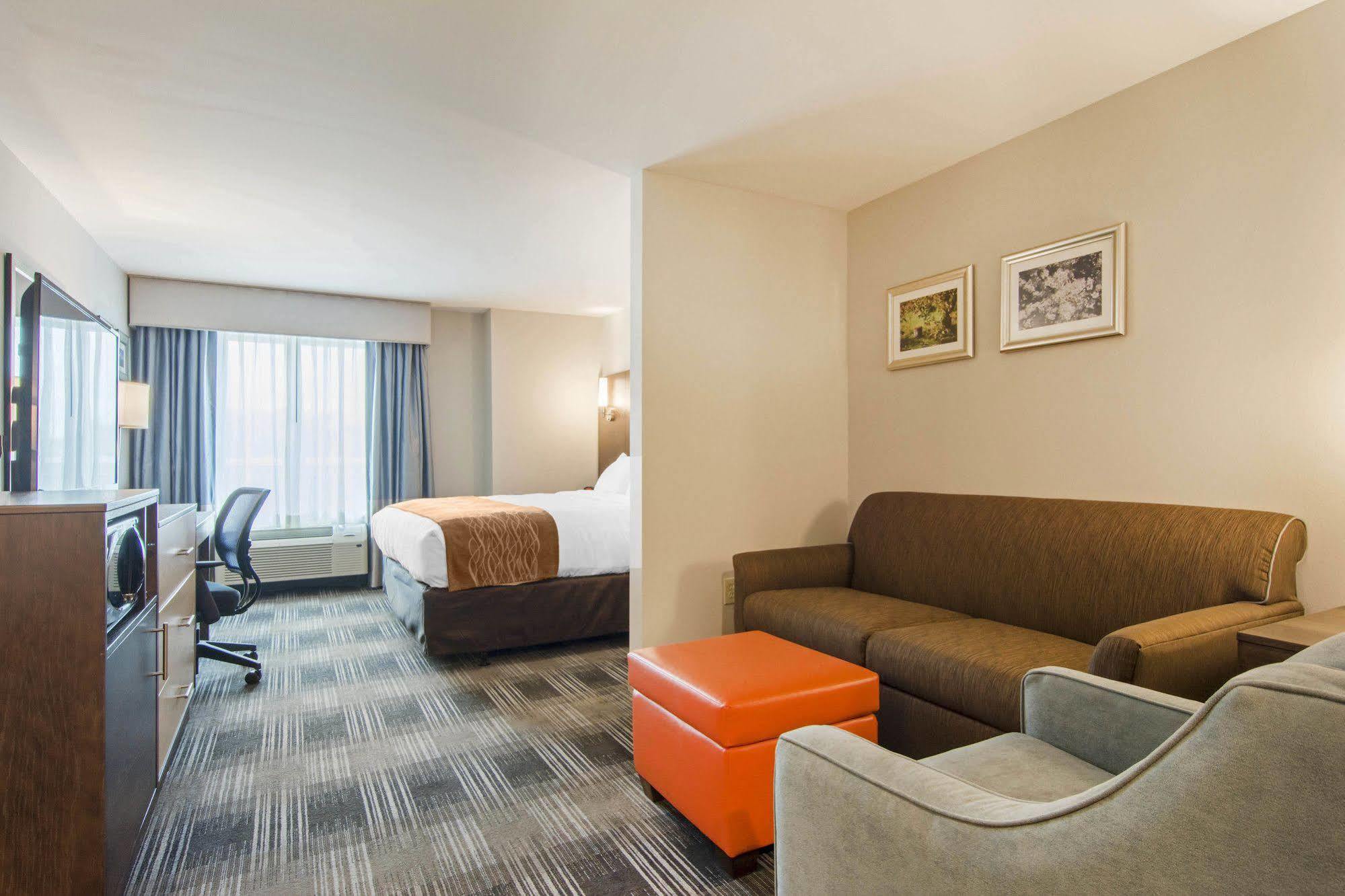 Comfort Inn & Suites East Эллиджей Экстерьер фото