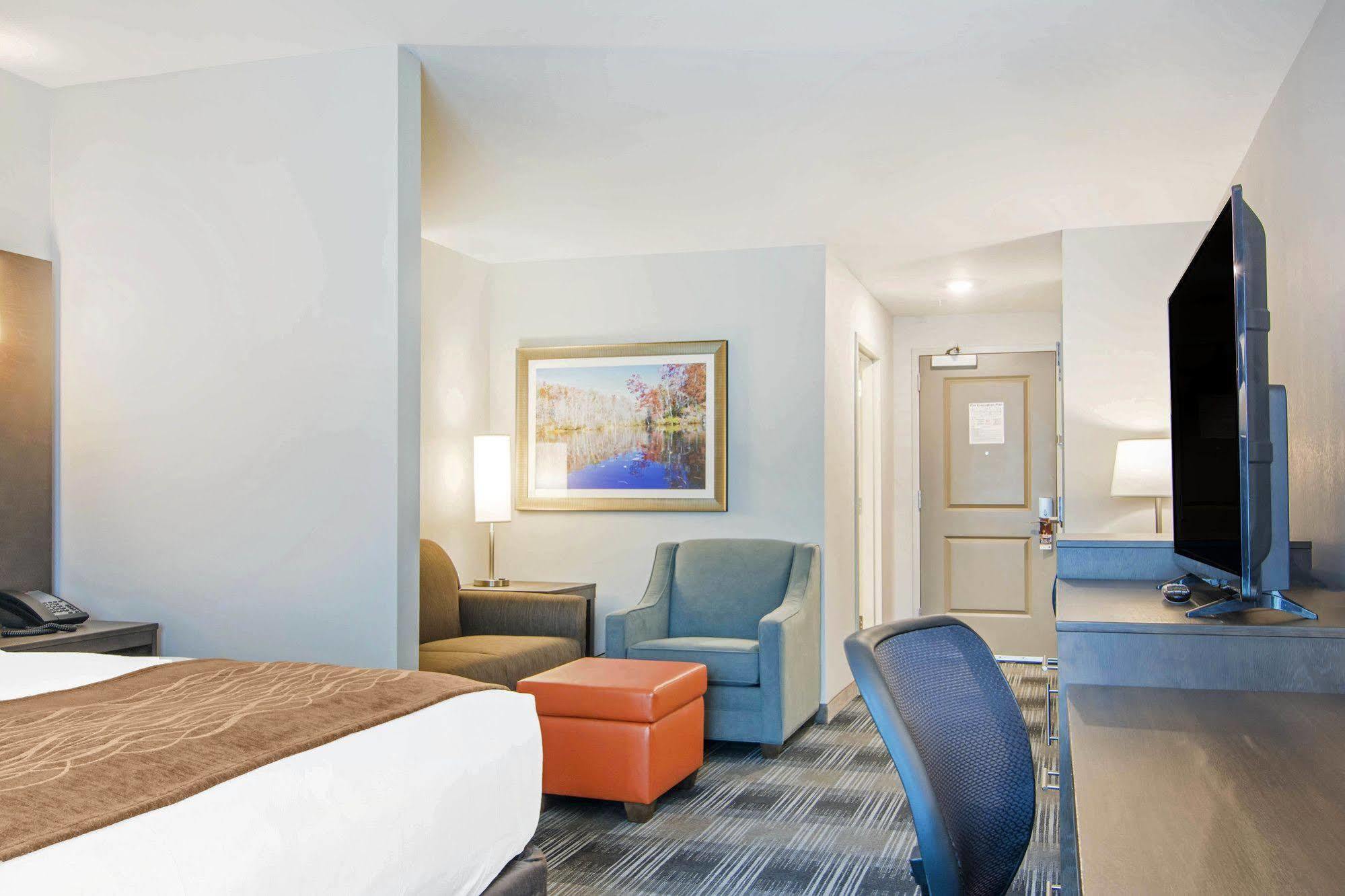 Comfort Inn & Suites East Эллиджей Экстерьер фото